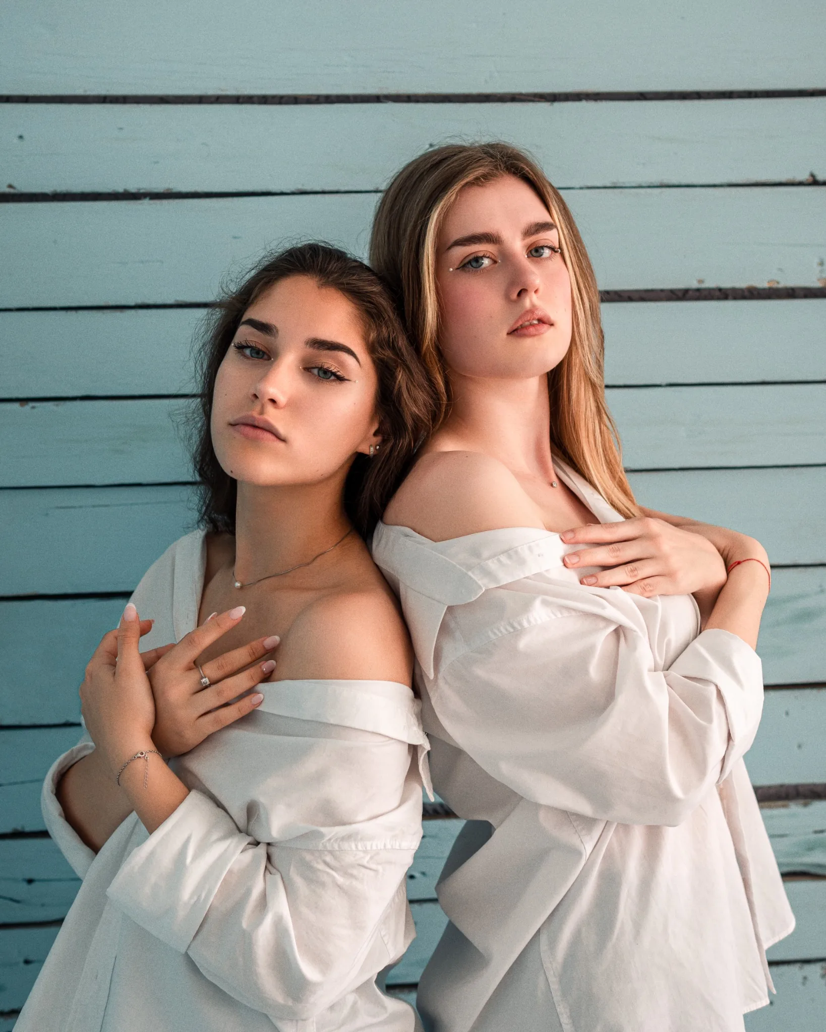 Double portrait blue wall